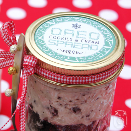 diychristmascrafts:DIY Easy Oreo Cookies and Cream Spread Recipe and Printables from The Cottage Mar