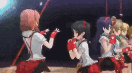 nicomaki-heaven:This was SO precious~! I had to put it into GIF form. Just had to. I love how Nico’s