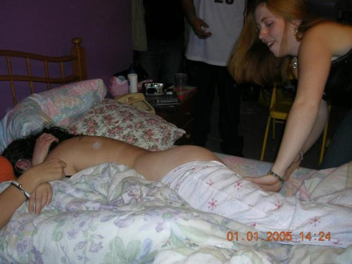 Porn Hot amateur girls live in free erotic webcam photos