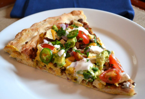 vegan-yums:  Mexican pizza *~* Nacho pizza Dairy free mexican pizza’ Vegan taco pizza Vegan Stuffed Crust Mexican Pizza Homemade mexican pizza Chipotle refried beans, pico de gallo, lime crema mexican pizza 