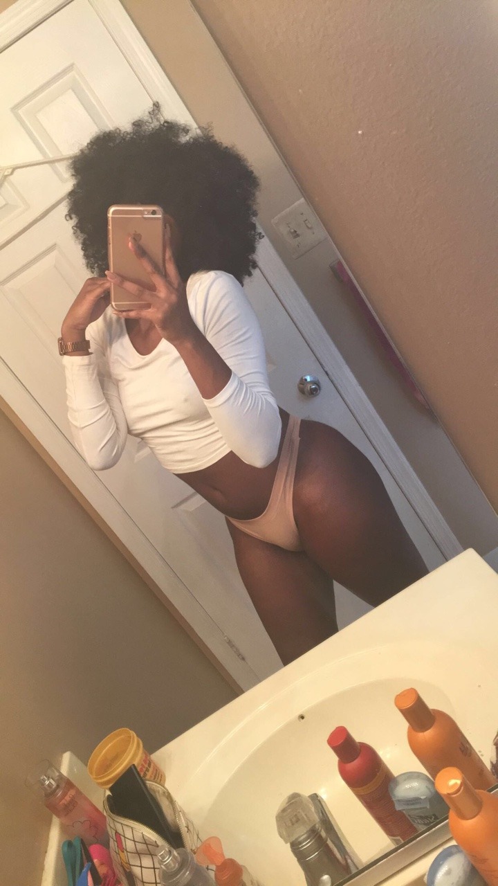 uhohnova:  I love my chocolate self..