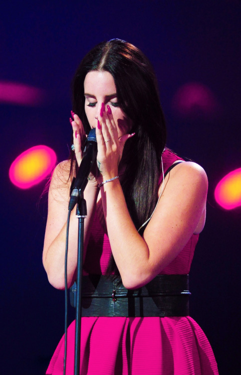 diamondsanddelrey:  Lana Del Rey and Marina and The Diamonds Blog  