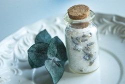 recreationalwitchcraft:  DIY Anti-Anxiety Smelling Salts Smelling salts have been around since the time of the Roman Empire and have traditionally used to revive someone who has fainted. Recently, the aromatherapy world has taken the concept and expanded