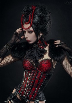 hourglass-silhouette:  Lady Vampiria by FlexDreams