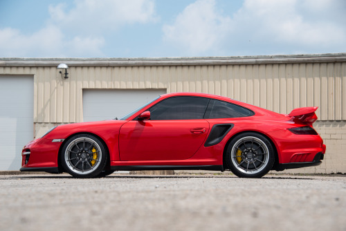 Guten Tag, hübsche Frau! The team at Eastside Auto Spa turned this 997 Porsche 911 GT2 into a real h