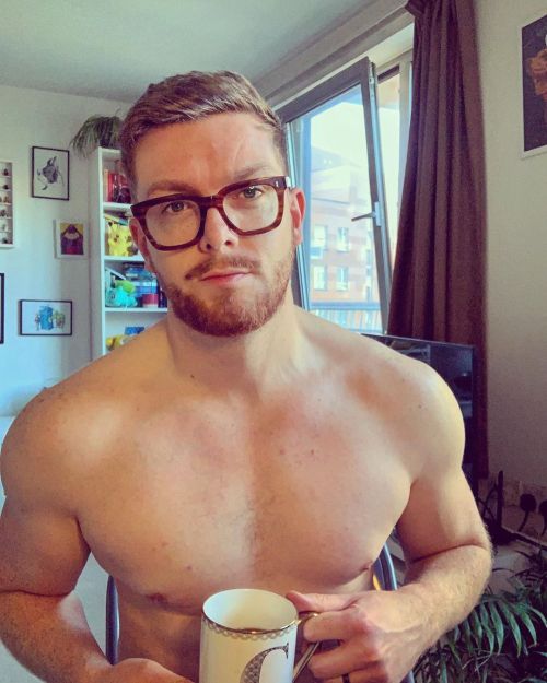 Moooorning can we finish work for Christmas yet pls #tuesdaythoughts #morning #glasses #beard #insta