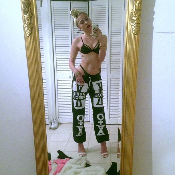 kali-uchis:  gurlz rule boyz drool Thank u @dimepiecela 