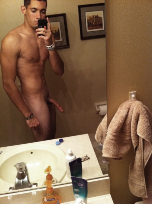 temple-of-apollo:  showin’ off his big dick….