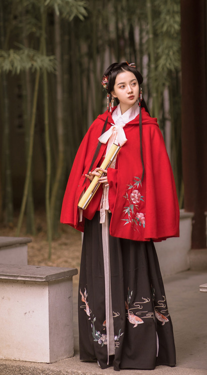 Traditional Chinese hanfu by 云舒院