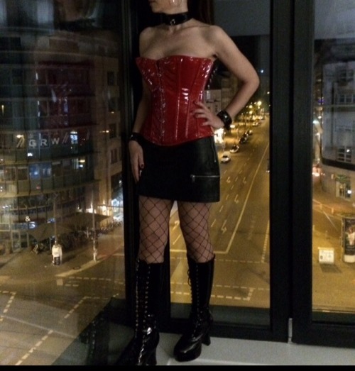 Porn photo mariabisex:#me -#hotel #corsage #red