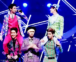 sxnflxwxr:  Make me choose- SHINee or EXO? ↳ asked by keys-butt♥ 