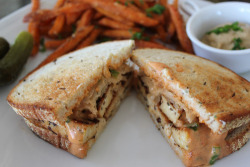 thefoodp0rnblog:  Vegan Tempeh Reuben Sandwich
