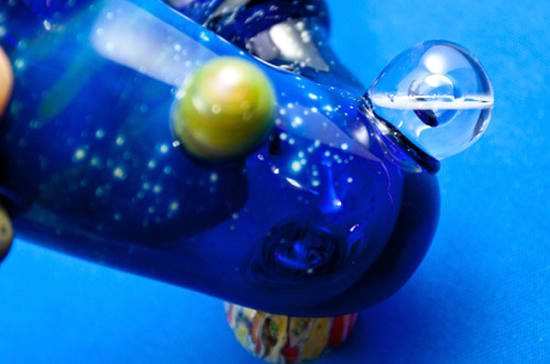 raphael420bongswater:  damnnlyssa:  420weedgraphics:  SPACE sherlock pipe by Bob Badtram  yo   Oh my god this is fucking amazing