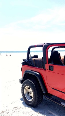 sassyinflorida:  Beachin’ and Jeepin’ 