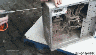 futubandera:  el pc de un usuario promedio  Damn that is one dusty computer