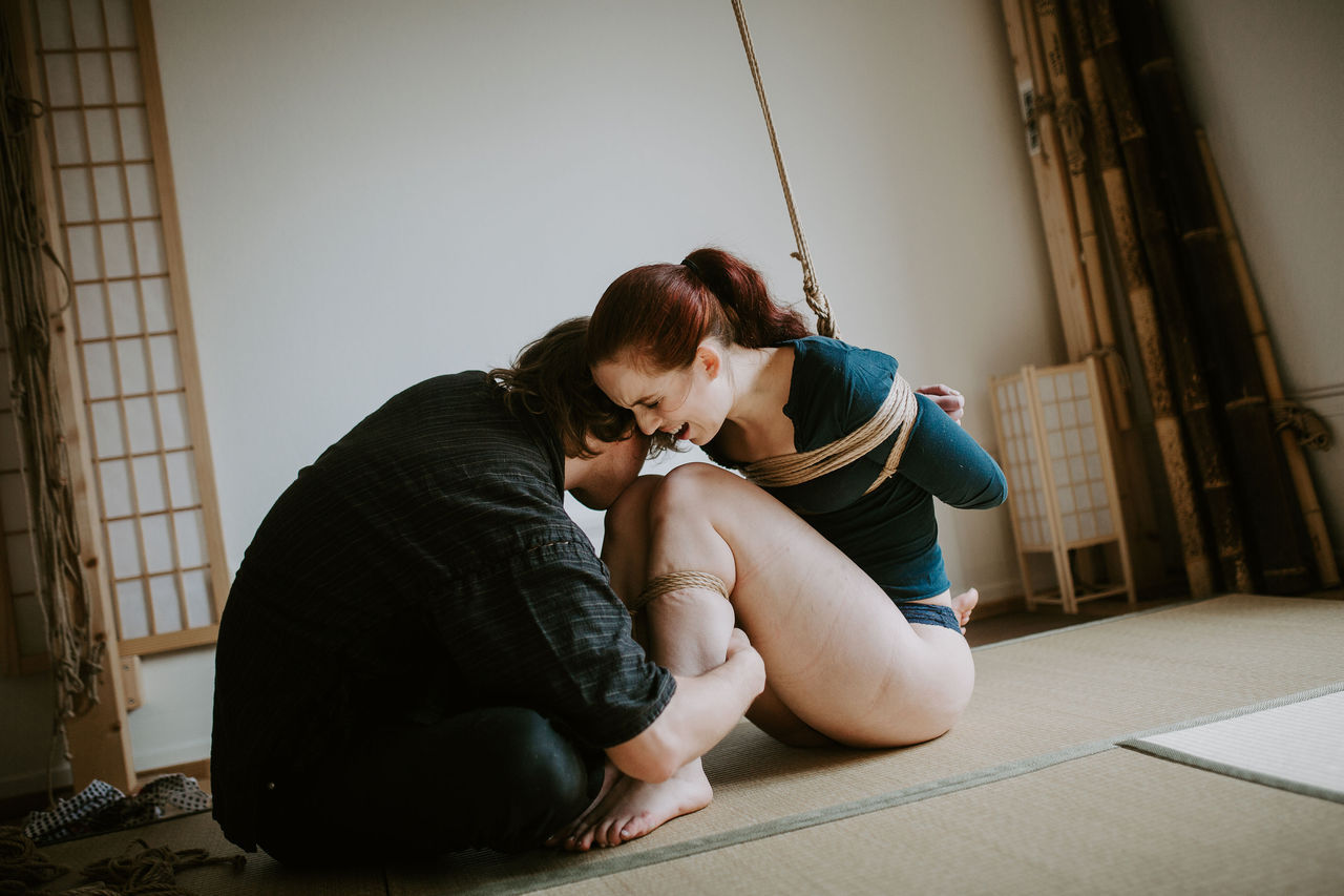 elenastrawberry: a shibari session in 4 parts part 1: the trust Ropu Nawa and Eva