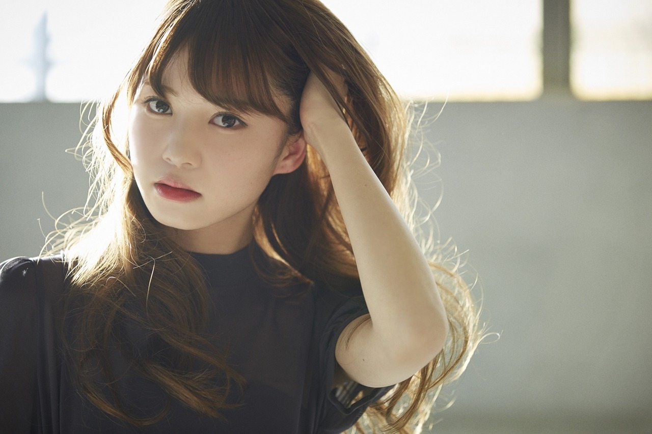 46pic:  Shiho Kato - HUSTLE PRESS  