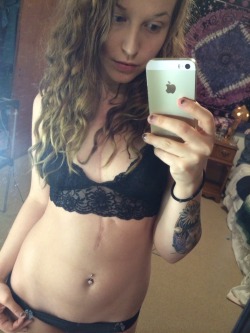 dirtyrivers:  on cam guys! come say hi :)
