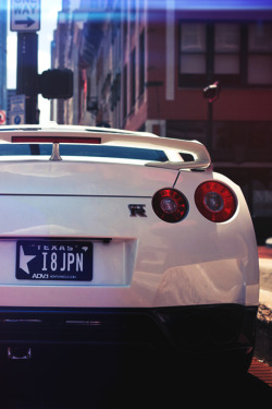 italian-luxury:  Godzilla invades Texas |