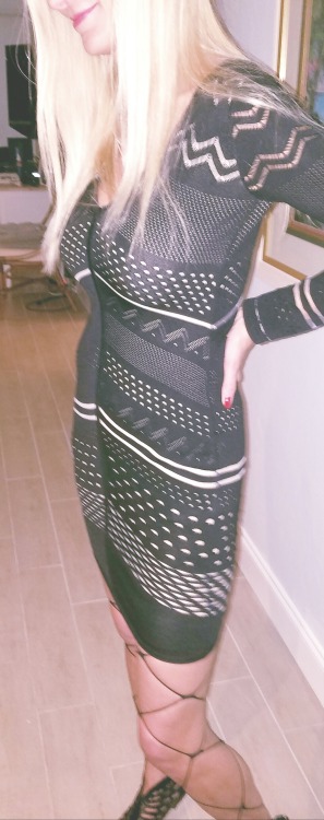 jak1960: #dressedtoflirt@comingtolife Exquisite
