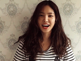 naeungorl:#even when she’s bare faced she’s pretty #even when she’s shy she’s pretty #warning for lo