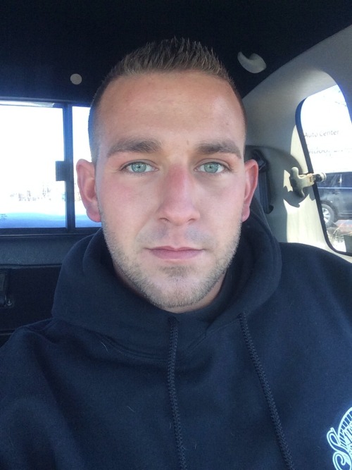 manlyuniform:  lovewhiteguys:  Robert.. BOHIO89… Gorgeous dude from ohio.. 04/21/14  Damn Sexy!