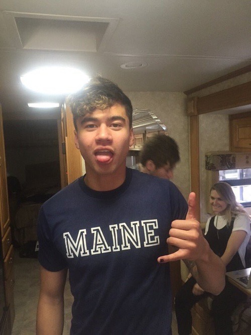 sorrybutmikey: Curly, Fuzzy Calum makes my stomach twist in knots *-*