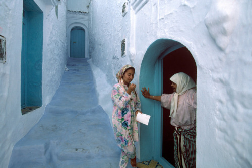 unearthedviews:MOROCCO. Chechaouen. 1995. © Bruno Barbey/Magnum Photos