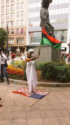 iamblaxican:  curlyheadred:  Carefree BLACK Girl.  Woodruff Park 