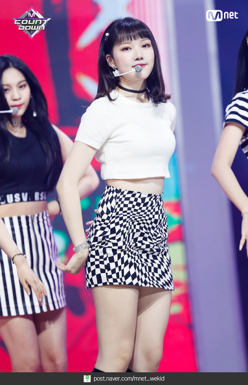 cho-hyo-ji: thekdrop: Yerin Yerin looking sexual here