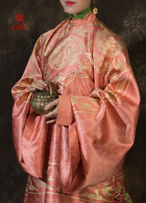 hanfugallery:Traditional Chinese hanfu by 若兮汉服工作室