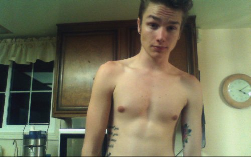 devon-aiden: Making bagel bites and chicken alfredo to calm my munchies