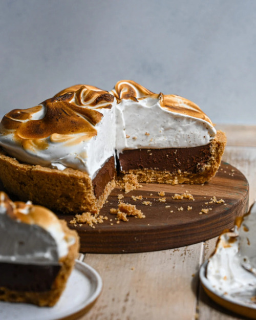 Porn sweetoothgirl:  S’mores Pie photos