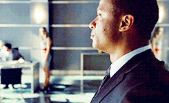 aprilkepners-archive:  arrow meme:  [5/6] characters: john diggle  