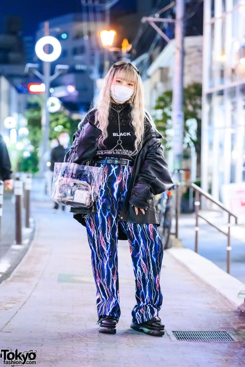20-year-old friends Miu and Miuchan on Cat Street in Harajuku wearing dark fashion including a chain