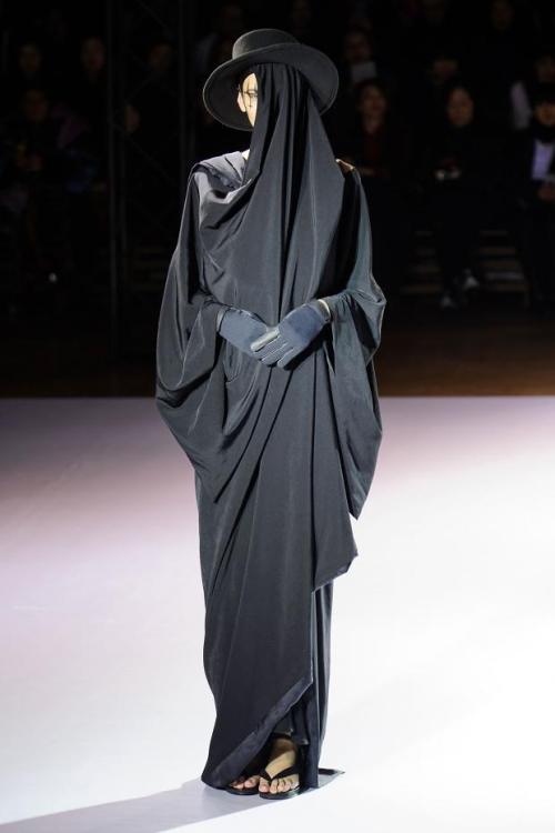 notordinaryfashion:Yohji Yamamoto F/W 2015-16