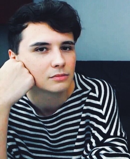 Dan In Baggy Shirts,,dats All