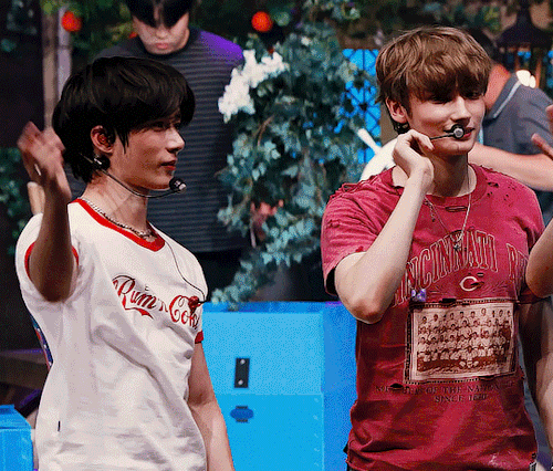 (250502) Beomgyu Showing Off Kai's Stomach