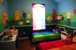 sammechu:  latuladoesthehula:  archiemcphee:  We’re pretty sure that sleeping in an Adventure Time Bedroom guarantees you’ll have awesome dreams. Shelbi and her sons love Adventure Time so much that she transformed her kids’ bedroom into the Land