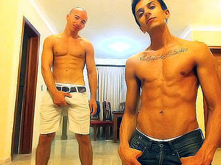Come watch Alan Dooro and Lucas Murphy live gay webcam show at gay-cams-live-webcams.com.
