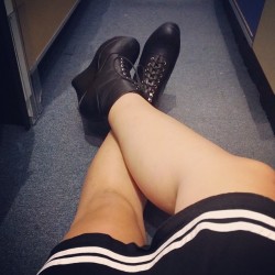 Porque puedo. Yeah I love my shoes XD #boots #daily #work #sunglasshut #fashion #happy