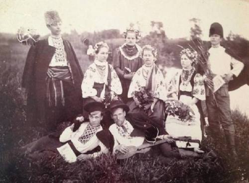 aph-ukraina:Old photos of Ukrainians in  ХІХ- ХХ Century1.1887- Ivano-Frankivsk region;2.1890;3