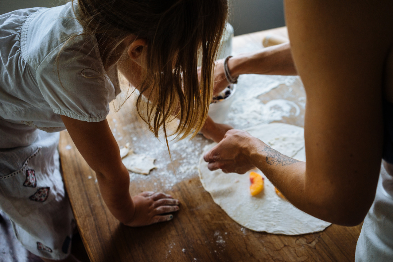 with-grace-and-guts:   	Melissa &amp; Willa at home by Lauren Marek    	Via Flickr: