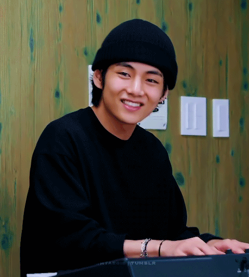 Big Taehyung In The Soop Gifs For All Of Us (1/3)