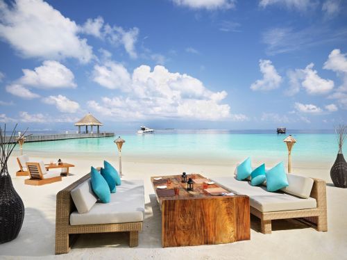 luxuryaccommodations:  Jumeirah Vittaveli Nestled on a small atoll in the middle of the Indian Ocean