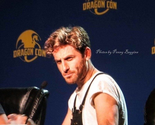 Oh my goodness….look at that face…at that glare….*makes squeaky kitten noises* 