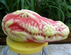 roccocantodea:  beautifully carved watermelon