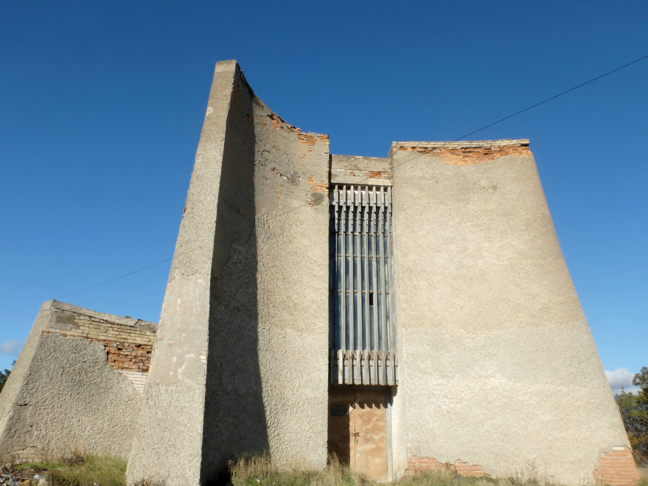 ainidocumentary:  Cemetery In Mukhadgverdi. Tbilisi.  Architect: V. Djorbenadze