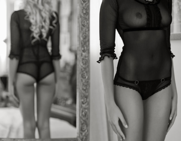She&rsquo;s so Transparently Beautiful &amp; The world of reflection