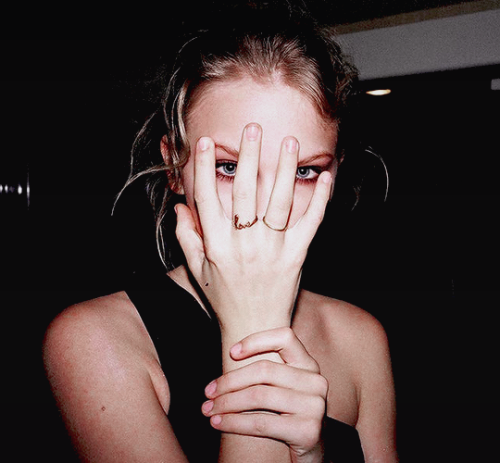 tswiftly:Taylor Swift photographed by Angelo Pennetta for LOVE Magazine Issue #2, 2009